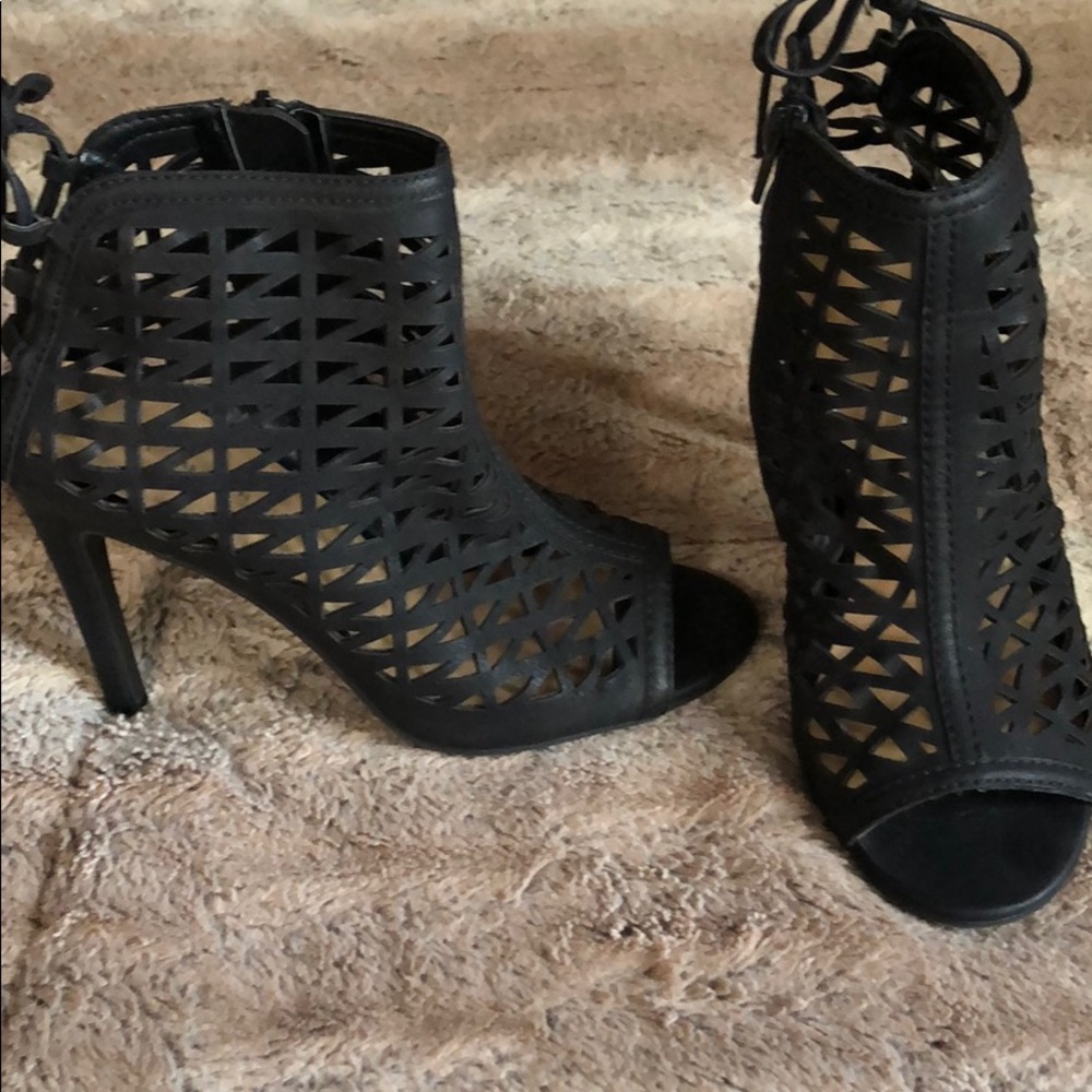 Lauren Conrad black heels